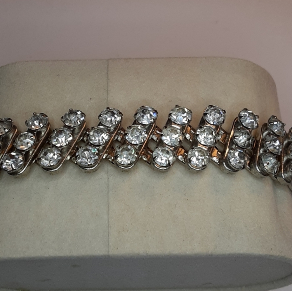 Vintage Mid Century Expanding Rhinestone Bracelet